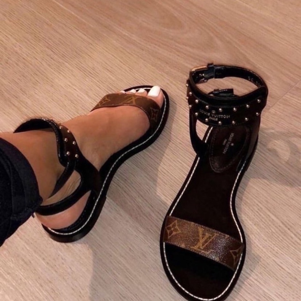 Sandals. Size 8 but runs super big like 8.5